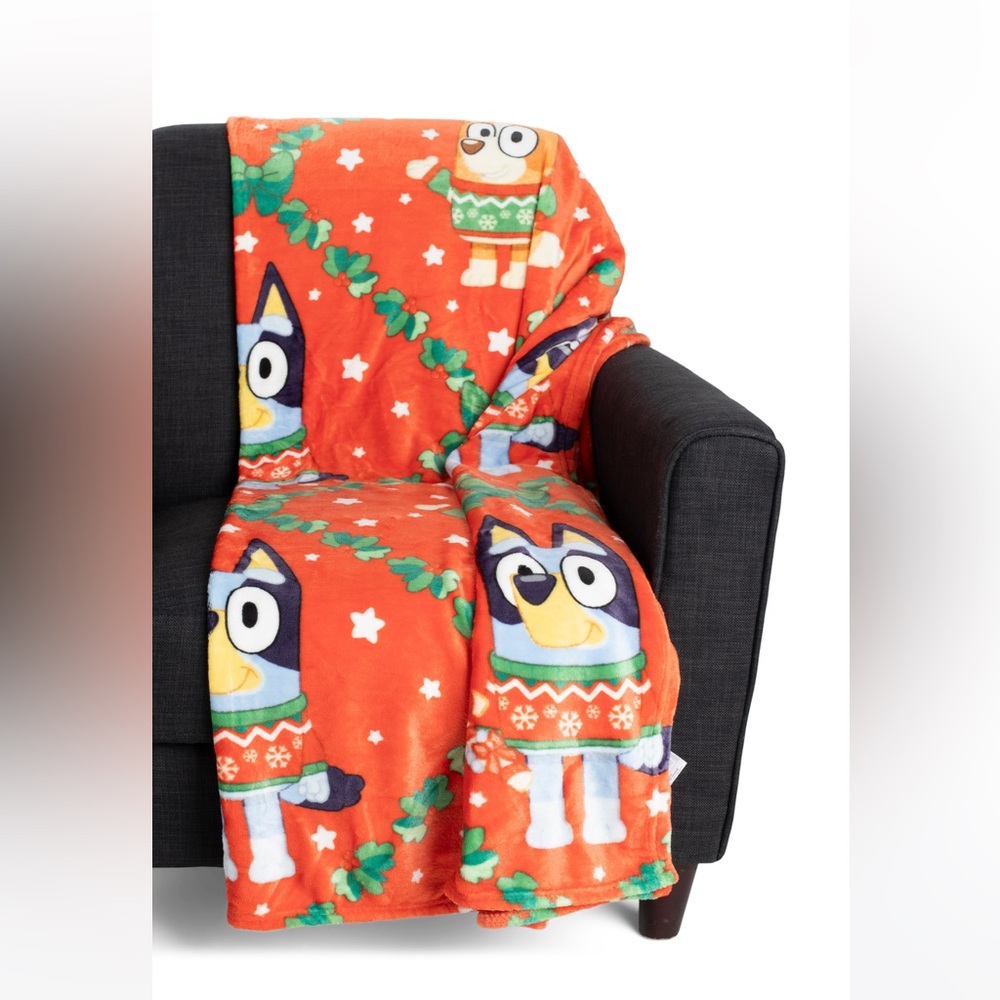 BLUEY Holiday Plush Throw